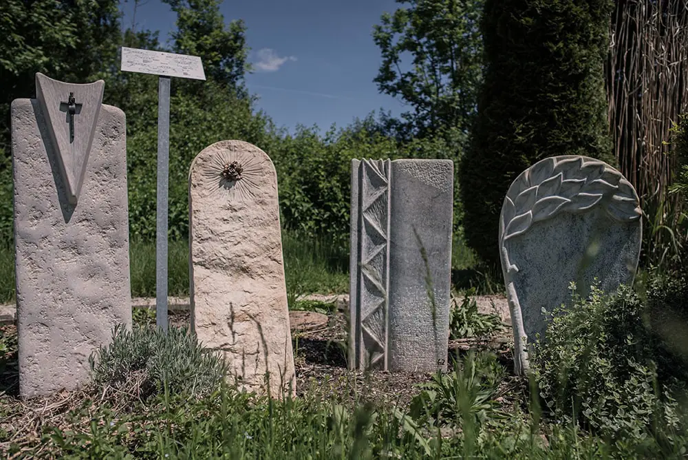Franke Naturstein - Grabdenkmal 39