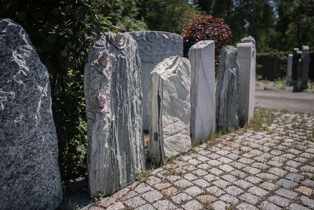 Franke Naturstein unterstützt Sie bei der Auswahl des Grabsteins für Bad Endorf.