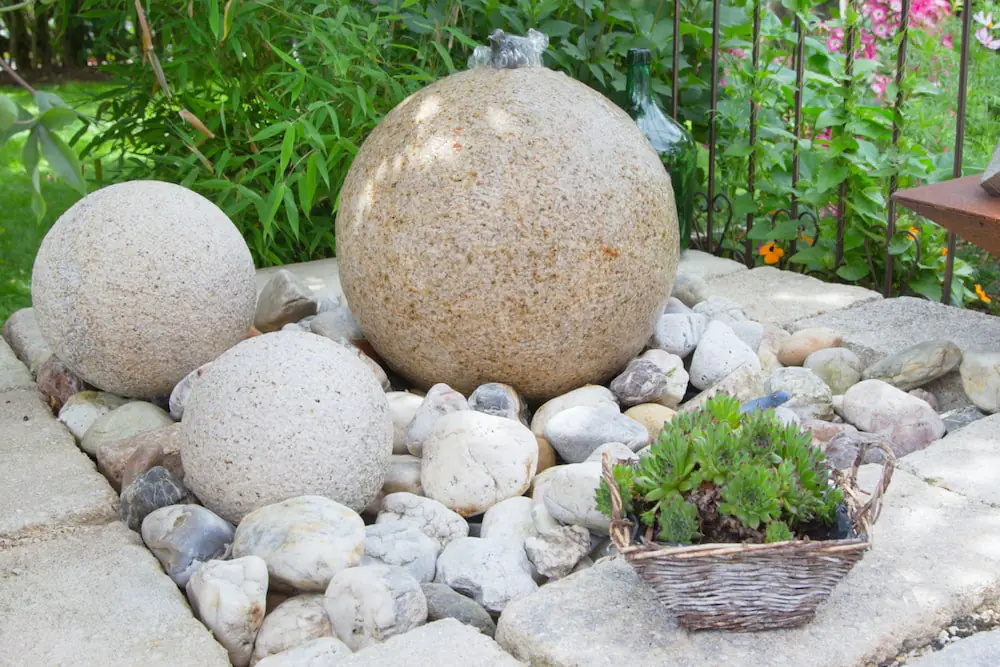 Gartenbänke, kleine Treppen oder Zierfelsen auch für Feldkirchen-Westerham