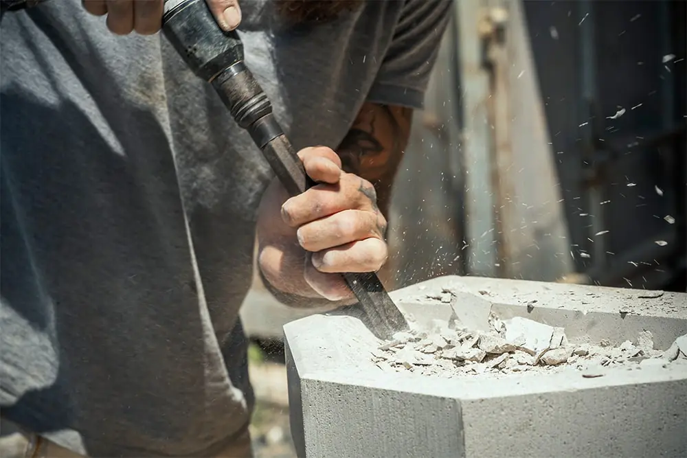 Steinmetz/-in und Steinbildhauer/-in in der Ausbildung 